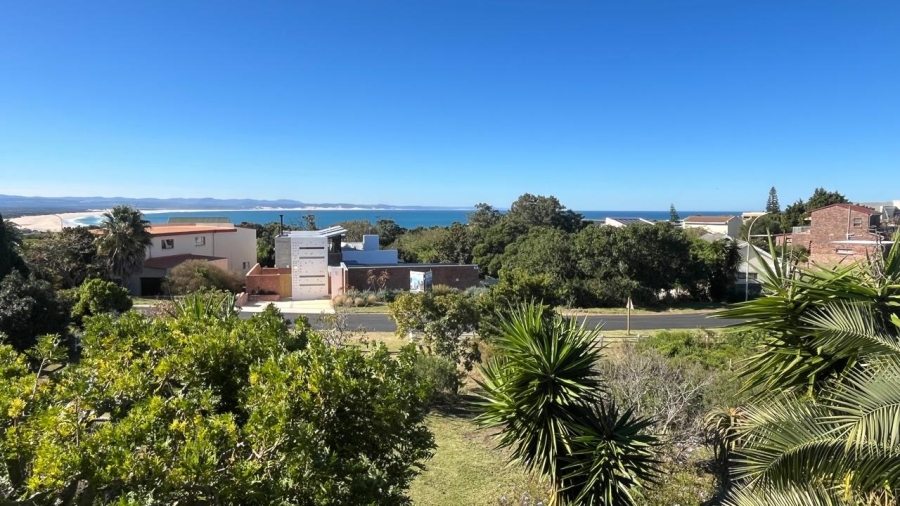 3 Bedroom Property for Sale in Wavecrest Eastern Cape